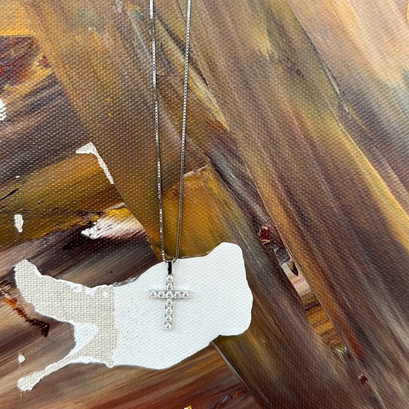 COPY - I. Sterling 925 silver .70 carat Moissanite cross necklace. VVS1 - Picture 2 of 3